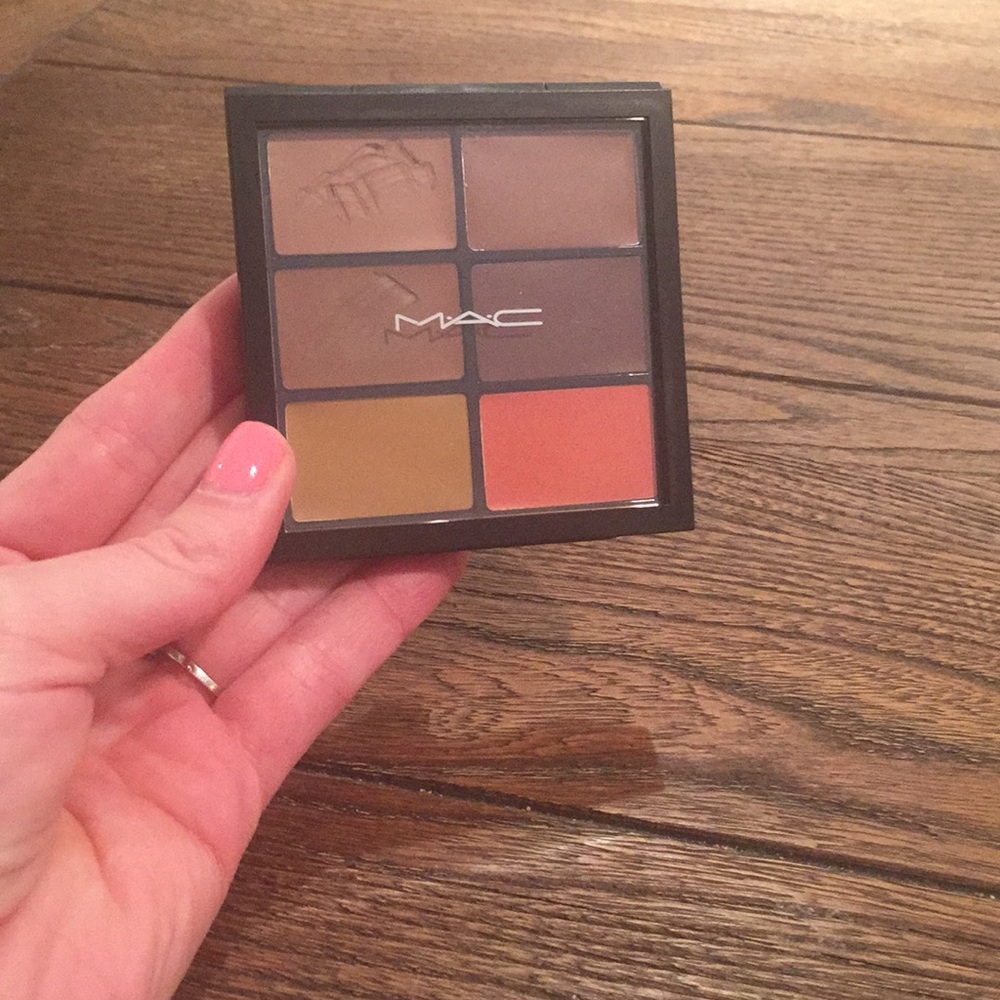 MAC Cosmetics Pro Conceal and Correct Palette Dark